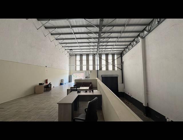 338M² WAREHOUSE TO LET IN LINBRO PARK